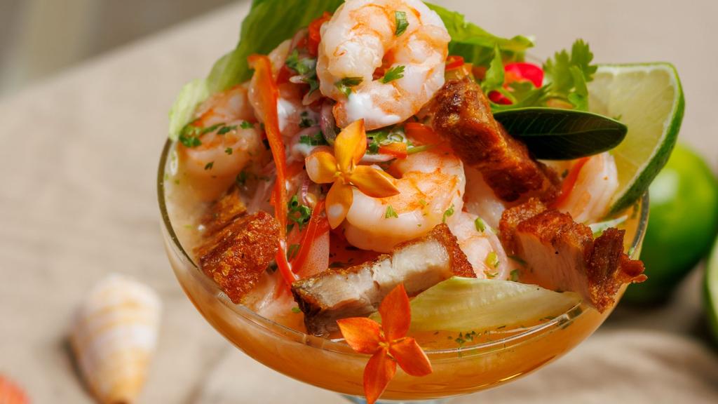 Restaurante 7 al lado de la piscina con deliciosa gastronomia caribeña e internacional